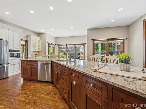 4th image of 2736 Willow Ridge Dr