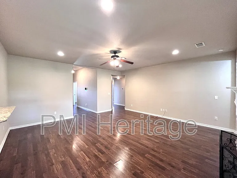 4901 SW Energy Ave — Photo 4