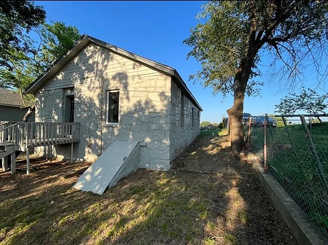 418 N Grant Ave W — Photo 16