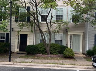 22909 Benson Ter, Sterling, VA 20166