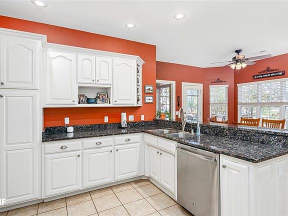 4th image of 1302 NE Buckingham Blvd