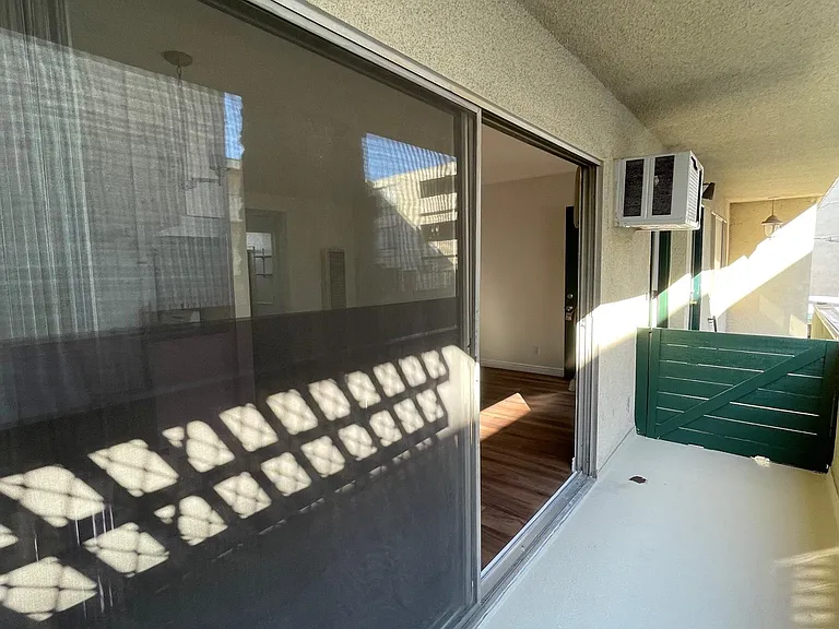 70 N Meridith Ave #6 — Photo 13