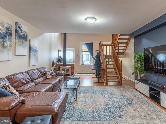 4th image of 1034 Marlborough St