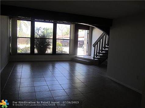 3rd image of 2421 N 40th Ave APT 111