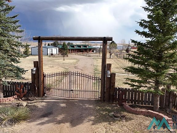 4th image of 24 Black Mesa Rd