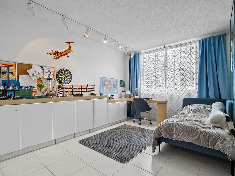 300 Bayview Dr #807 — Photo 15