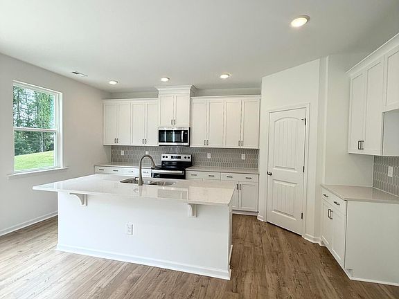 4th image of 333 Providence Creek Dr