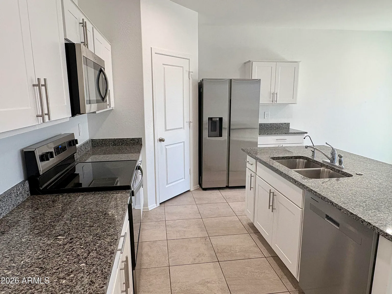 4 bed, 2.0 bath, 1823 sqft, $1,990 — Photo 3