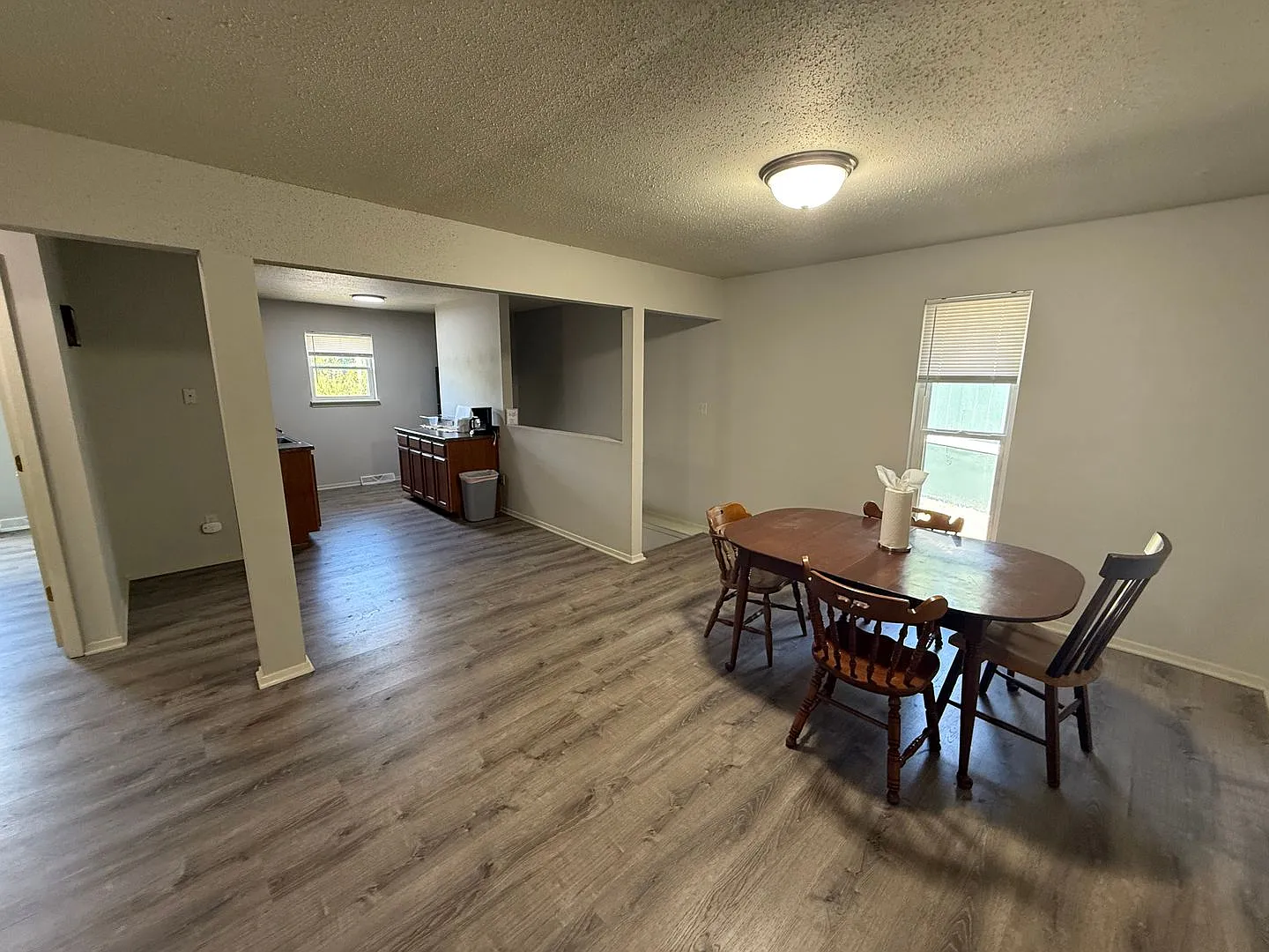 Stonegate Complex -- Fully Furnished and Utilities Included! — Photo 4