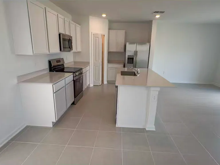1546 Jessica Blvd — Photo 3