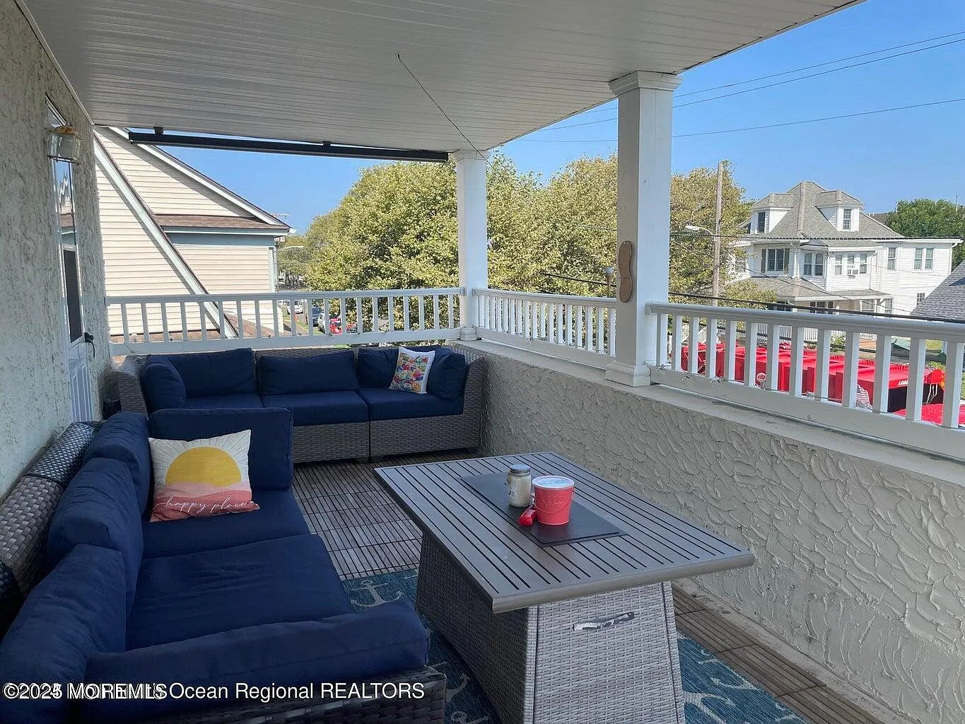 2 bed, 820 sqft, $1,900 — Photo 3