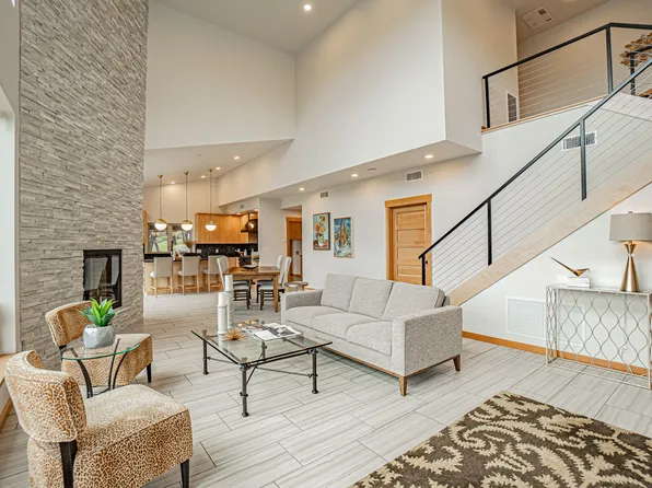8612 State Highway 66, Ashland, OR 97520
