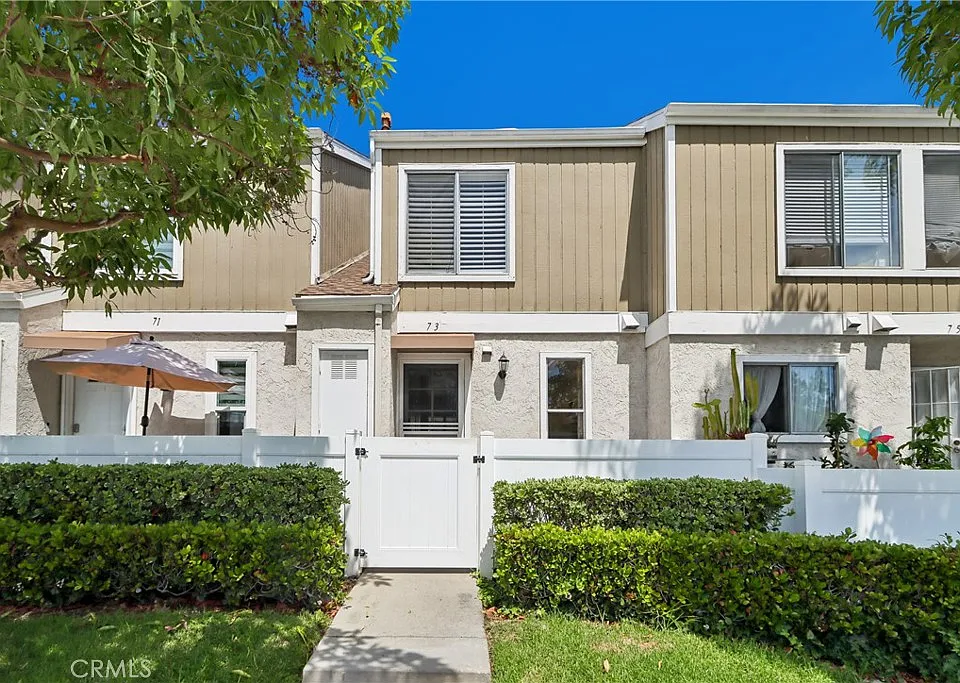 73 Bentwood Ln
