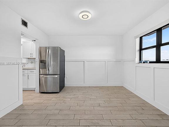 3rd image of 1121 SW 122nd Ave #4142