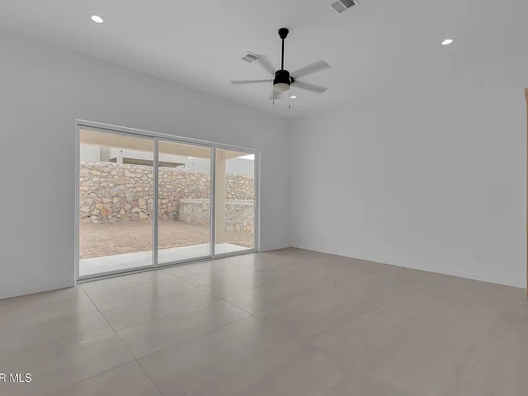 12825 Middlesbrough Ave — Photo 16