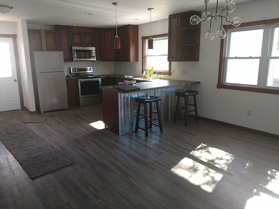 1st image of 318 Keller Ave N #B