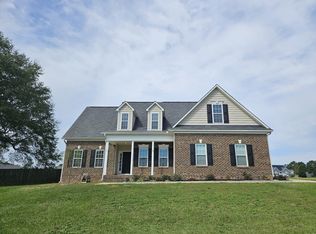 119 Blacksmith Ln, Raeford, NC 28376