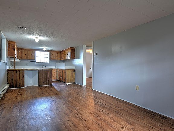 3rd image of 265 W Hogan Ln