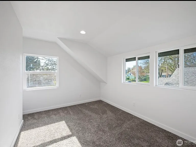 285 20th Ave #2 — Photo 8