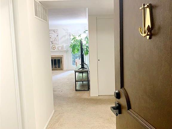 2nd image of 539 Coeur De Royale Dr APT 105