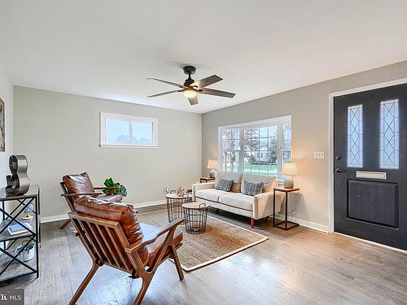 4th image of 9212 Snyder Ln