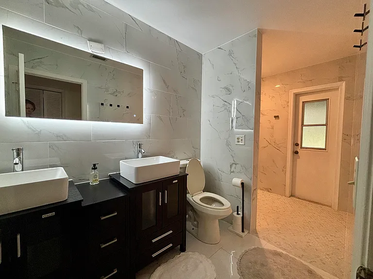 325 Knotty Wood Ln — Photo 32