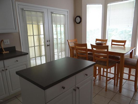 4th image of 2252 Beach Dr