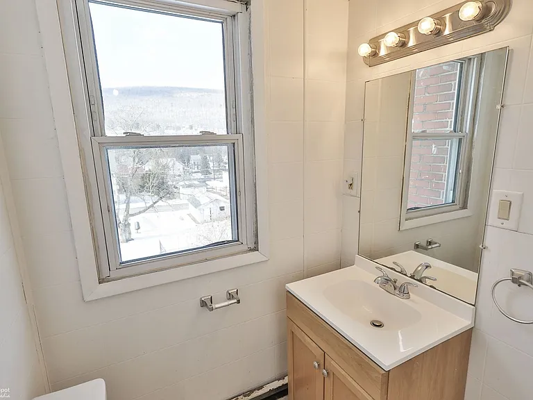 Catawissa St 50 W — Photo 21