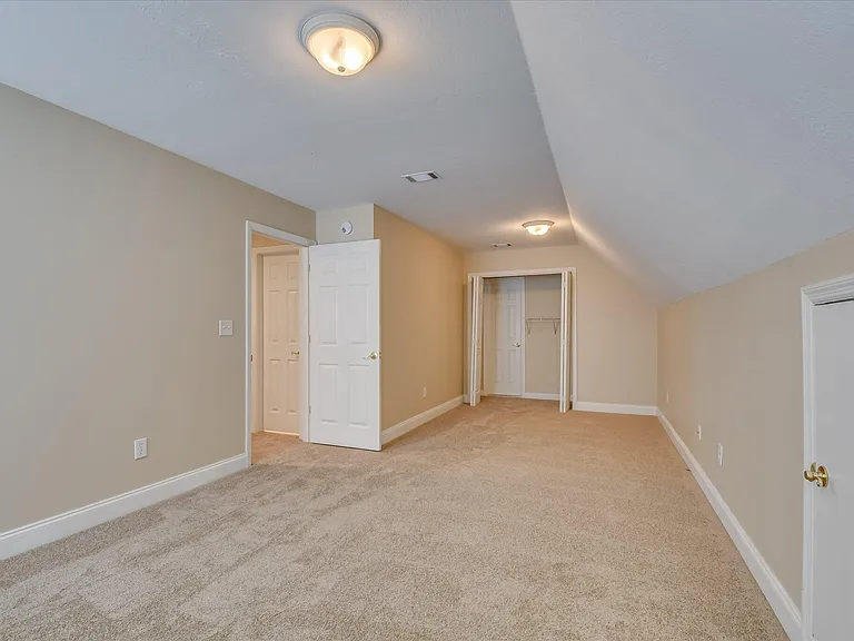 929 Sawbuck Way — Photo 30
