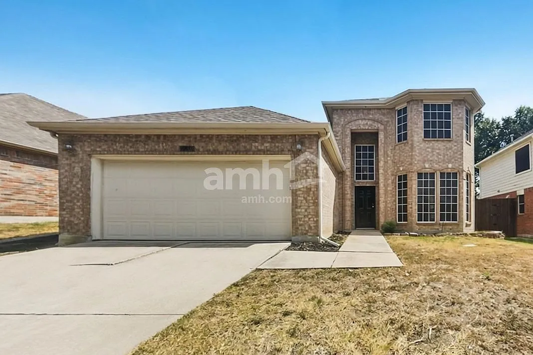 4 bed, 2.5 bath, 2805 sqft, $2,470 — Photo 1