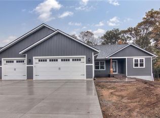 4857 Woodlands Dr, Eau Claire, WI 54703