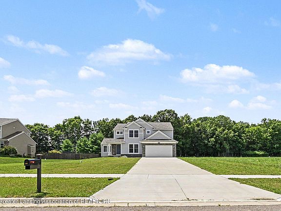 4th image of 2383 W Gallant Fox Way
