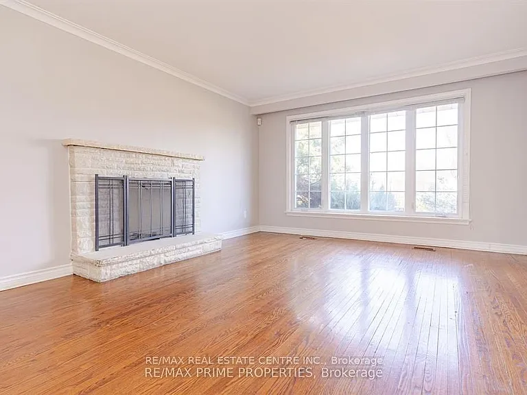 492 Pinegrove Rd — Photo 7