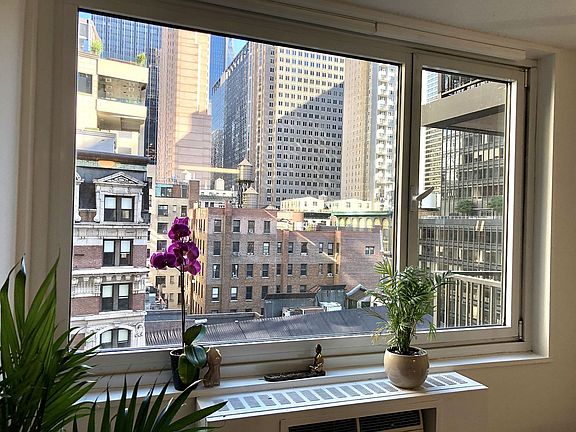 4th image of 230 W 55th St APT 15E