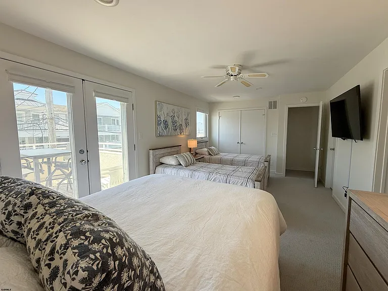 7701 Atlantic Ave #65 — Photo 23