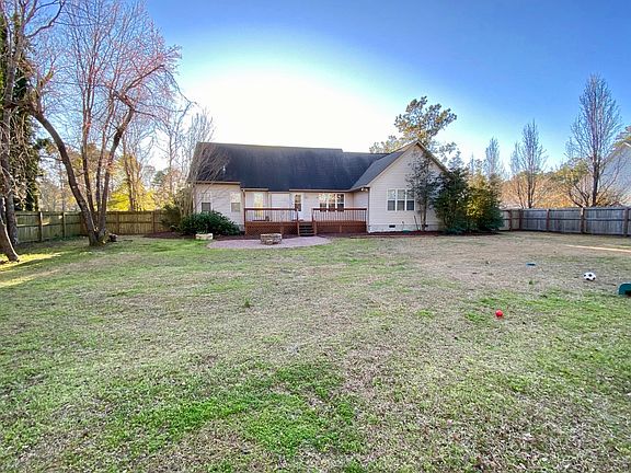 4th image of 758 Windsor Dr