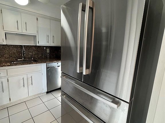3rd image of 777 SE 2nd Avenue #105
