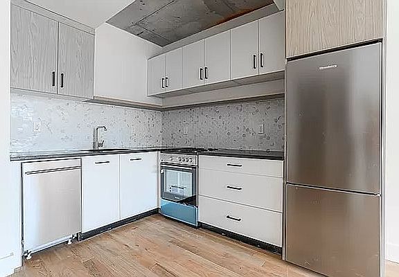 5th image of 662 E New York Ave #3R