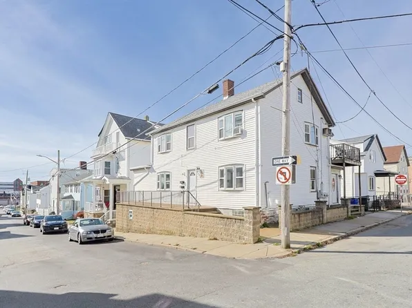 104 Oak St, Fall River, MA 02720