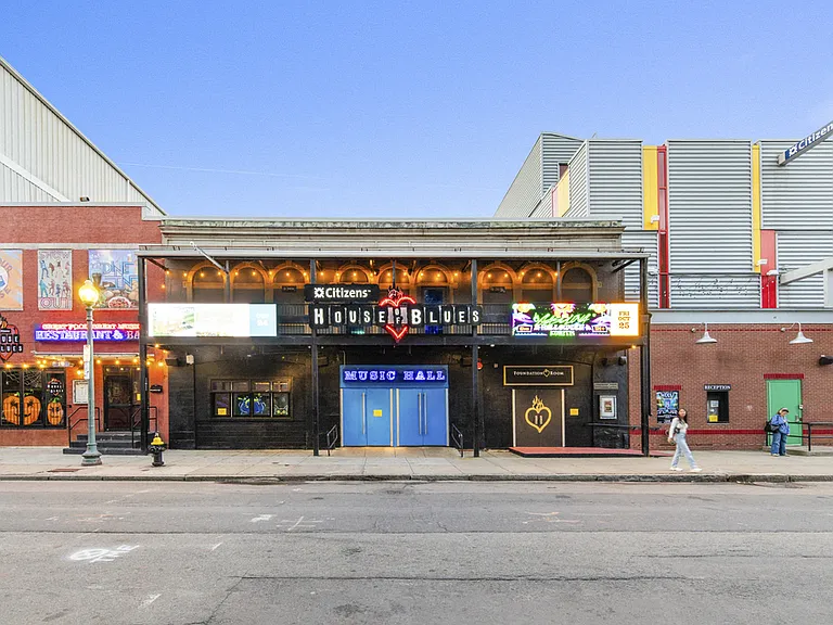 Fenway Triangle — Photo 40