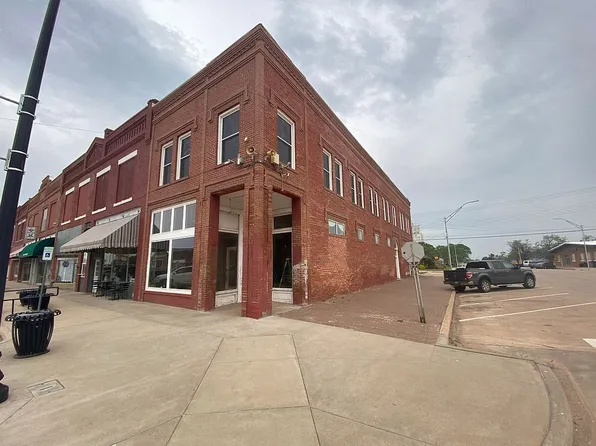 101 E Cherokee St, Medford, OK 73759