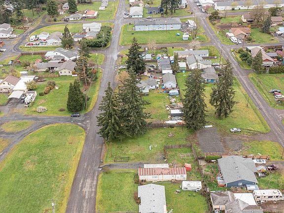 4th image of 1383 53rd Ave