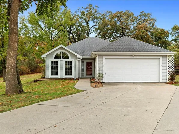522 S Prewitt St, Nevada, MO 64772