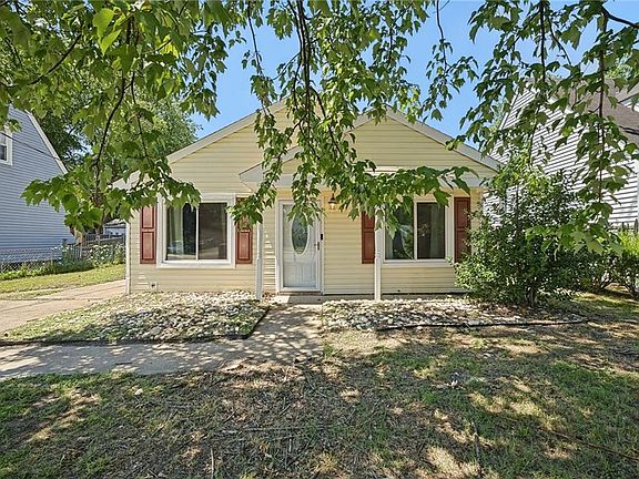 2nd image of 1817 Sparrow Rd