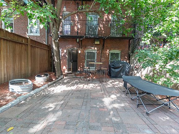 3rd image of 16 Yarmouth St APT 1