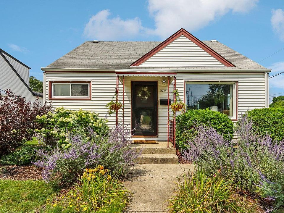 1st image of 3254 East Waterford AVENUE