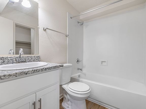 3rd image of 1441 Lake Ave APT 204
