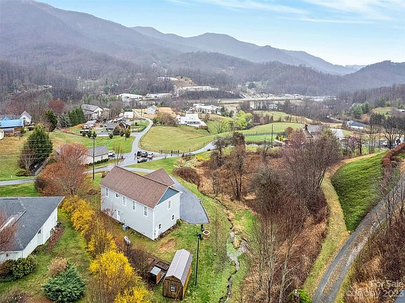 5th image of 446 Orchard Dr