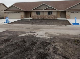 1550 Ardmore Ave S, Grand Forks, ND 58201