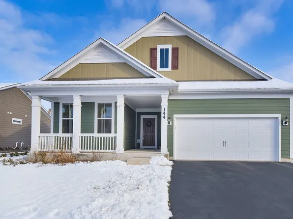 144 Goldenrod Dr, Sugar Grove, IL 60554